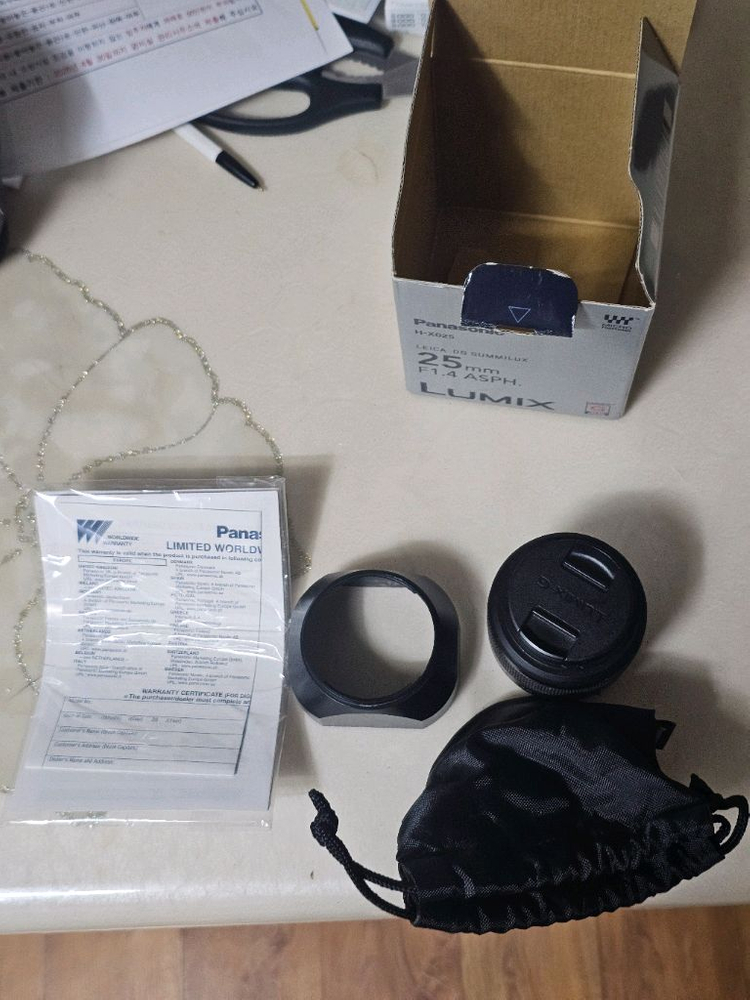 파나소닉 라이카 DG SUMMILUX 25mm F1.4 렌즈 이미지