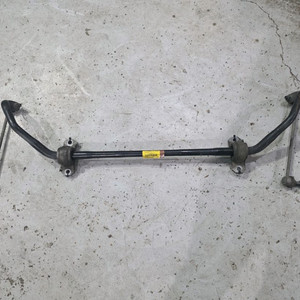 BMW F06 F10 F11 F12 5, 6 시리즈 스테빌라이저 안티롤바 스웨이바(6795050-01) 이미지