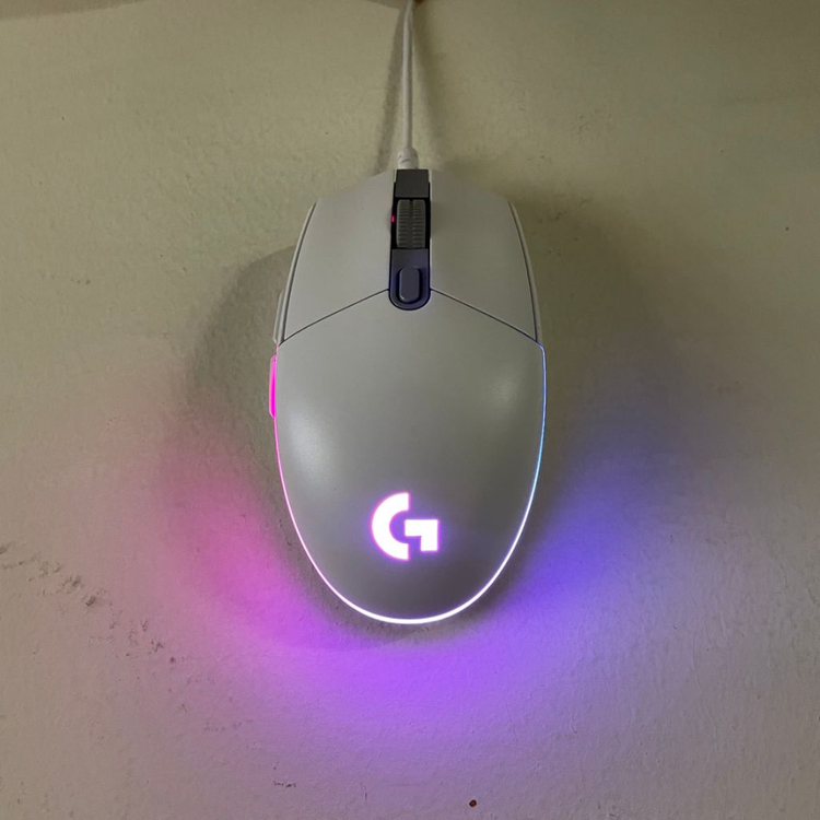 [당일발송]로지텍 g102 화이트 2세대 라이트싱크 게이밍 마우스 키보드 헤드셋 스피커 이미지