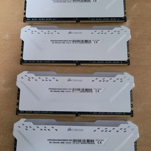 커세어 DDR4 3200 CL16 8GB x4 직거래시 24만 이미지