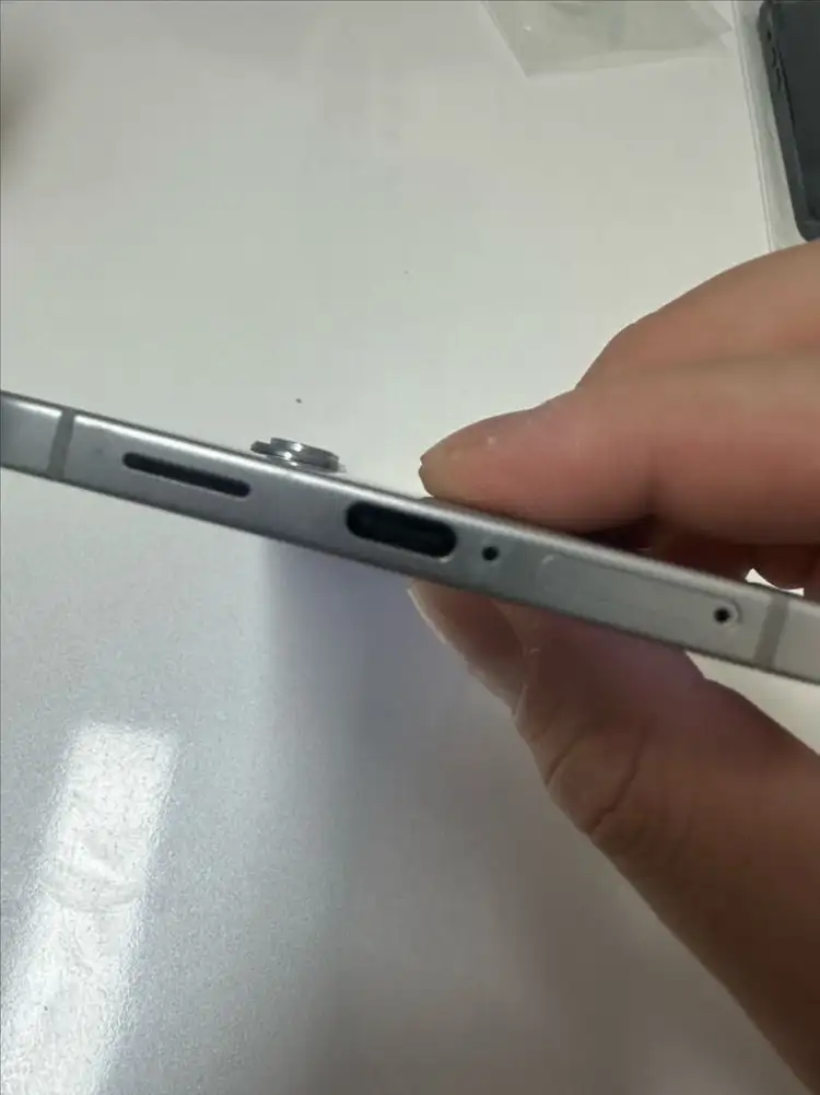 갤럭시 S25엣지 256GB 실버색상 이미지