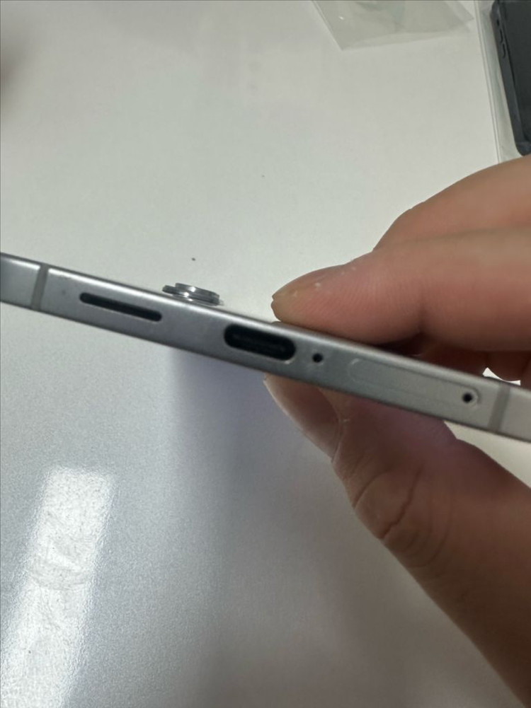 갤럭시 S25엣지 256GB 실버색상 이미지