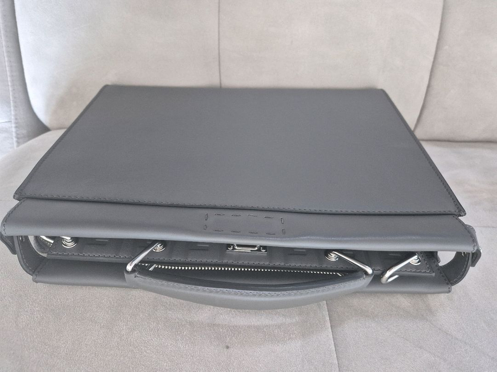 팬디fendi 피카부 브리프케이스(서류가방) 7va406(직거래만) 이미지