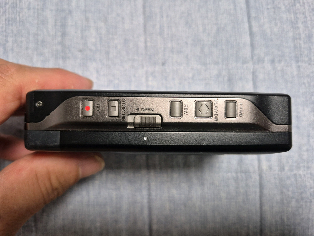 AIWA HS-JX828 BLACK색상 정크기기 판매합니다. 이미지