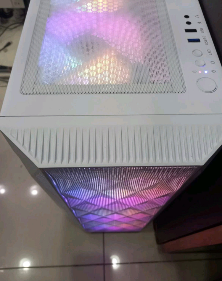 게이밍PC 컴퓨터 본체 라이젠7 5700X RTX 3070 8G 이미지