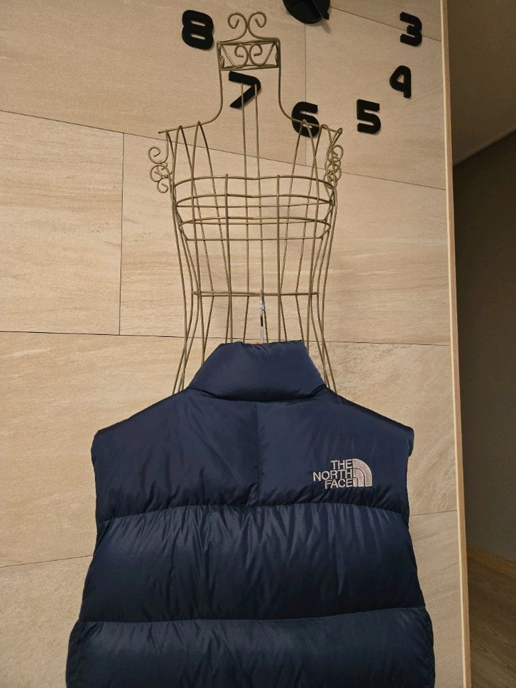 [55] 노스페이스 여성 눕시 구스 패딩 700 이미지