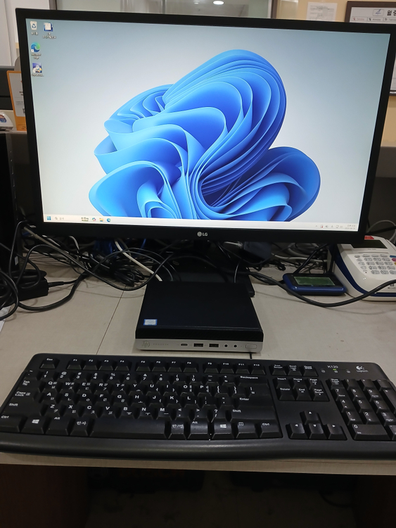 HP 미니 PC 데스크탑 컴퓨터 i7-7700T, Ram: 16gb, PM991 Nvme : 256gb 이미지