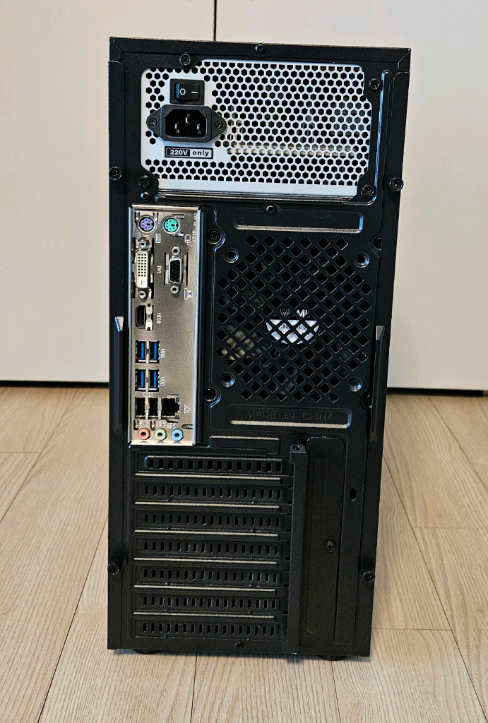 컴퓨터 데스크탑 pc 본체 라이젠3 이미지