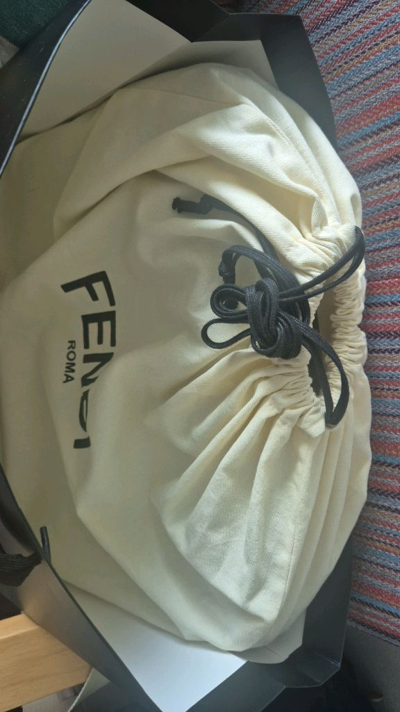 팬디fendi 피카부 브리프케이스(서류가방) 7va406(직거래만) 이미지