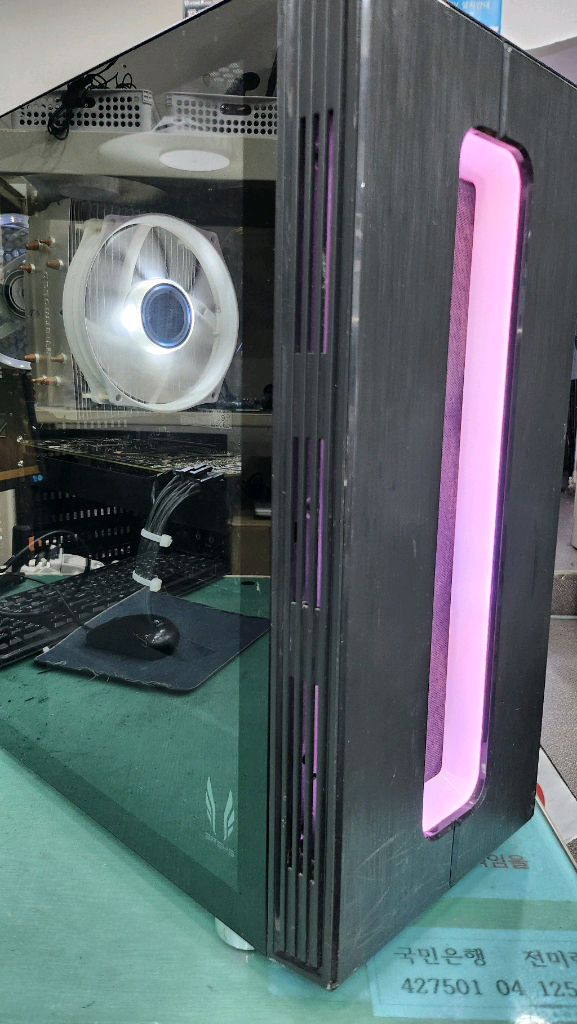 라이젠75700X3D 게이밍 PC 본체 이미지