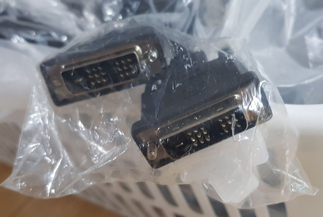 dvd-d 케이블 1.5m 팝니다. 이미지