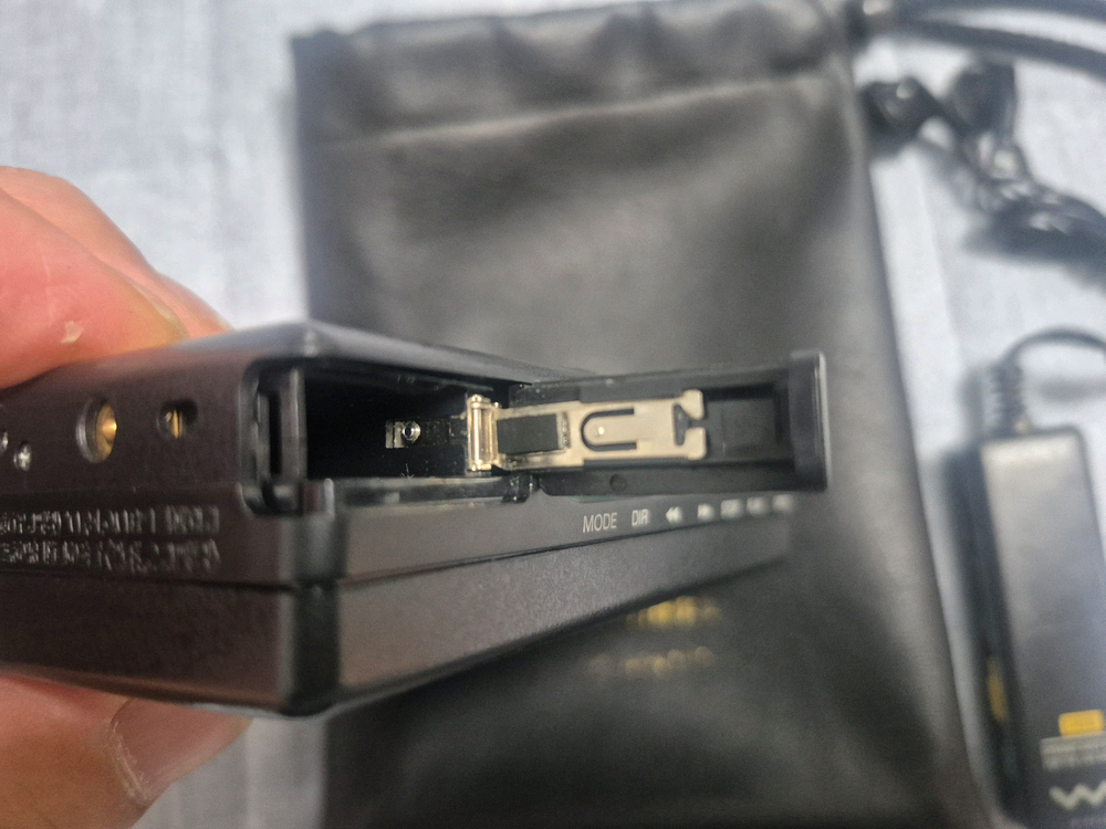 SONY WM 506 BLACK색상 정크기기 판매합니다. 이미지