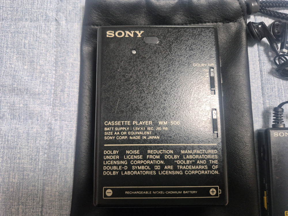 SONY WM 506 BLACK색상 정크기기 판매합니다. 이미지