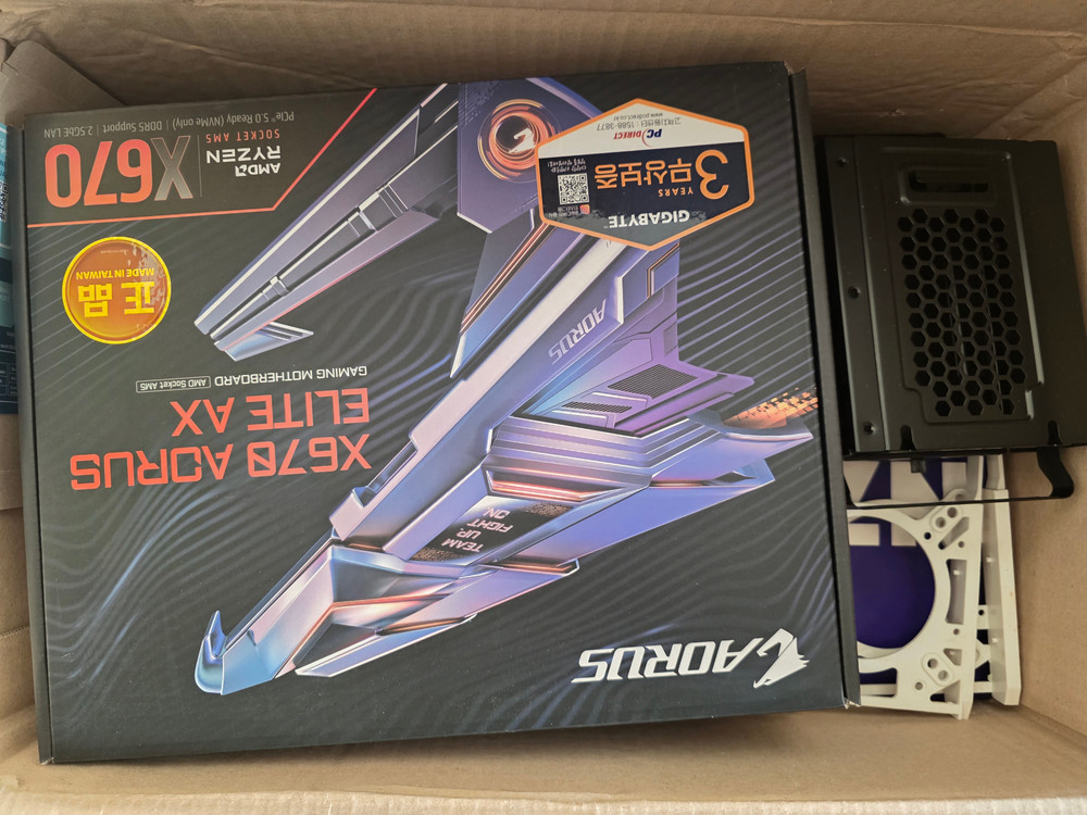 고사양 컴퓨터 PC 7950X RTX5080 램 64기가 본체 팝니다. 이미지