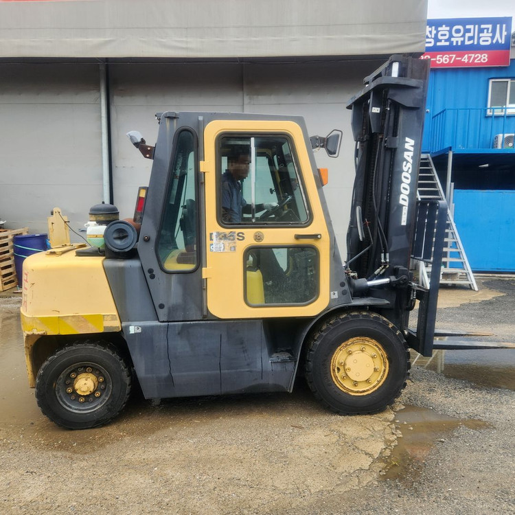 인천 중고지게차 두산 3.5톤 디젤 D35S-2 (2005년식) 이미지