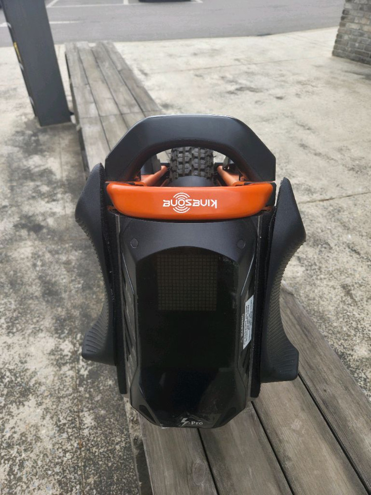 킹송 S16PRO 1480Wh 84V 서스펜션 전동외발휠 이미지