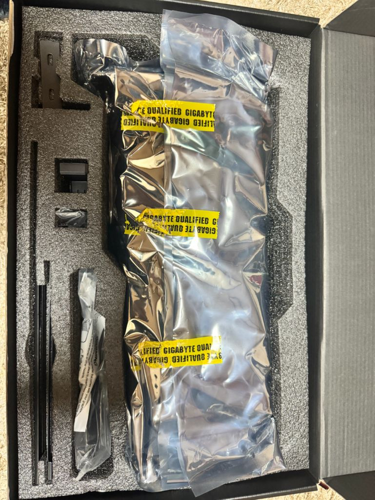 RTX 5070 Ti 그래픽카드 이미지