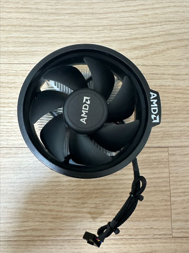 AMD 라이젠5 5500GT CPU, MSI PRO B550M 보드 이미지
