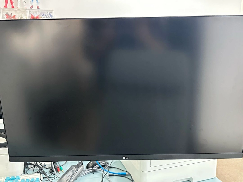 LG 4K 모니터 32인치 un880 3100시간 사용 모니터 - 안심되는 중고거래
