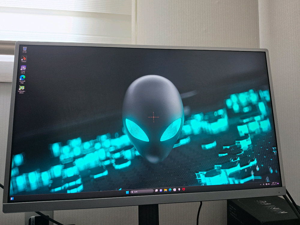 Dell 에일리언웨어 게이밍 PC (i9-13900KF, 64GB RAM, 2TB SSD) 반본체 컴퓨터 이미지