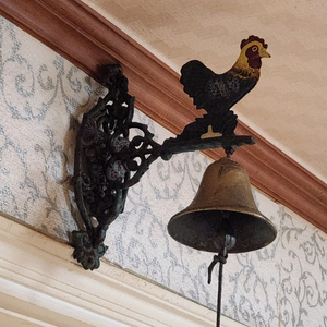 미국산 빈티지 무쇠 닭종 벽걸이형 이미지