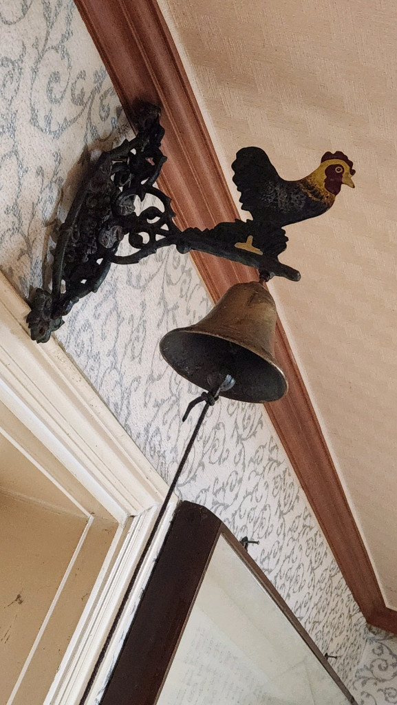 미국산 빈티지 무쇠 닭종 벽걸이형 이미지