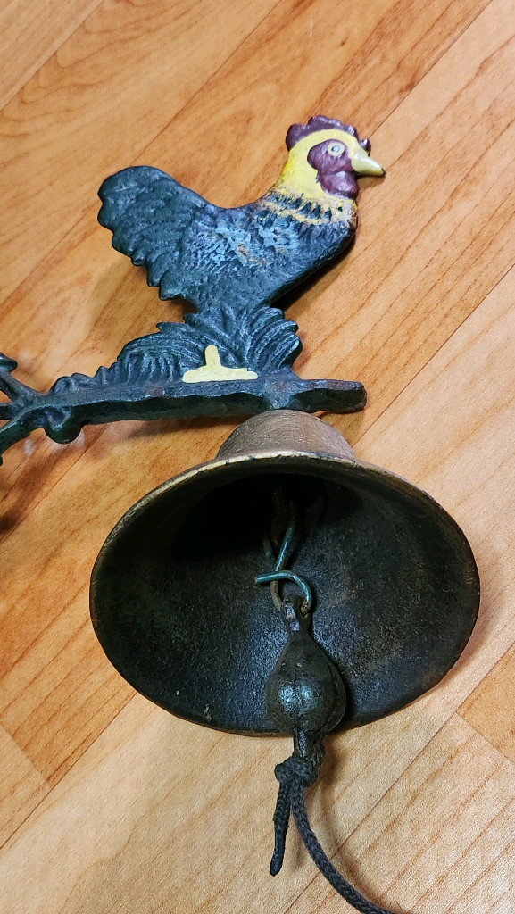 미국산 빈티지 무쇠 닭종 벽걸이형 이미지