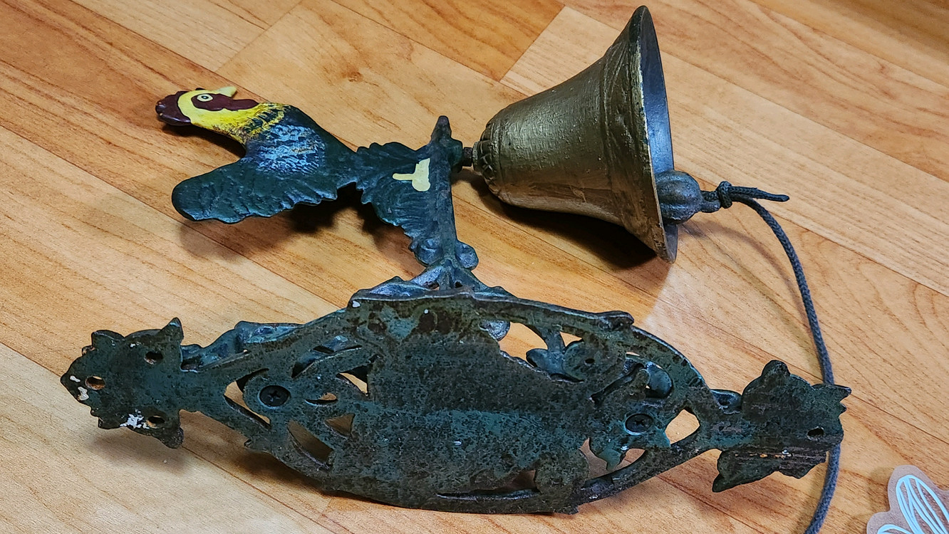 미국산 빈티지 무쇠 닭종 벽걸이형 이미지