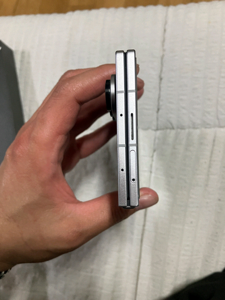 갤럭시폴드7 실버256g 풀박스 마지막가격내림 이미지