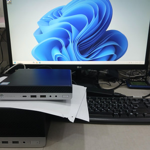 반본체 : HP 미니 PC 데스크탑 i7-7700T Ram: 16gb / 저장장치없음 이미지