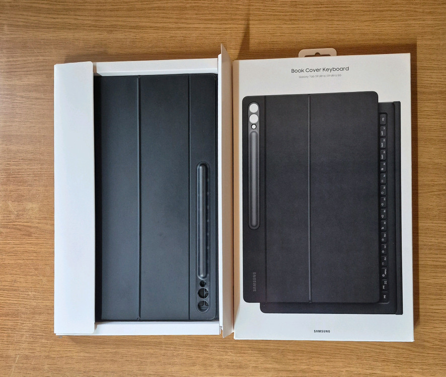 갤럭시탭 S9 울트라 키보드 북커버 EF-DX915 판매합니다 이미지