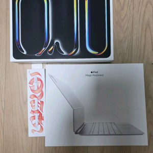Apple iPad Pro 13 (M4) 1TB Wi-Fi + Cellular 애케플 매직키보드 애플펜슬 포함 이미지