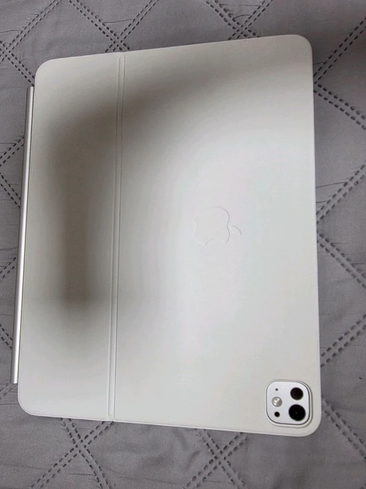 Apple iPad Pro 13 (M4) 1TB Wi-Fi + Cellular 애케플 매직키보드 애플펜슬 포함 이미지