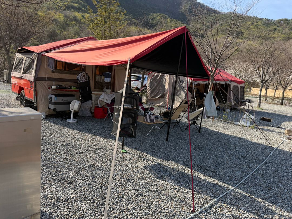 캠핑 트레일러 이미지