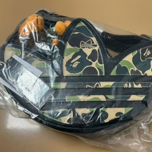 아디다스 베이프 트레포일 숄더백 크로스백 인형 키링 세트 미개봉 미시착 새상품 이미지