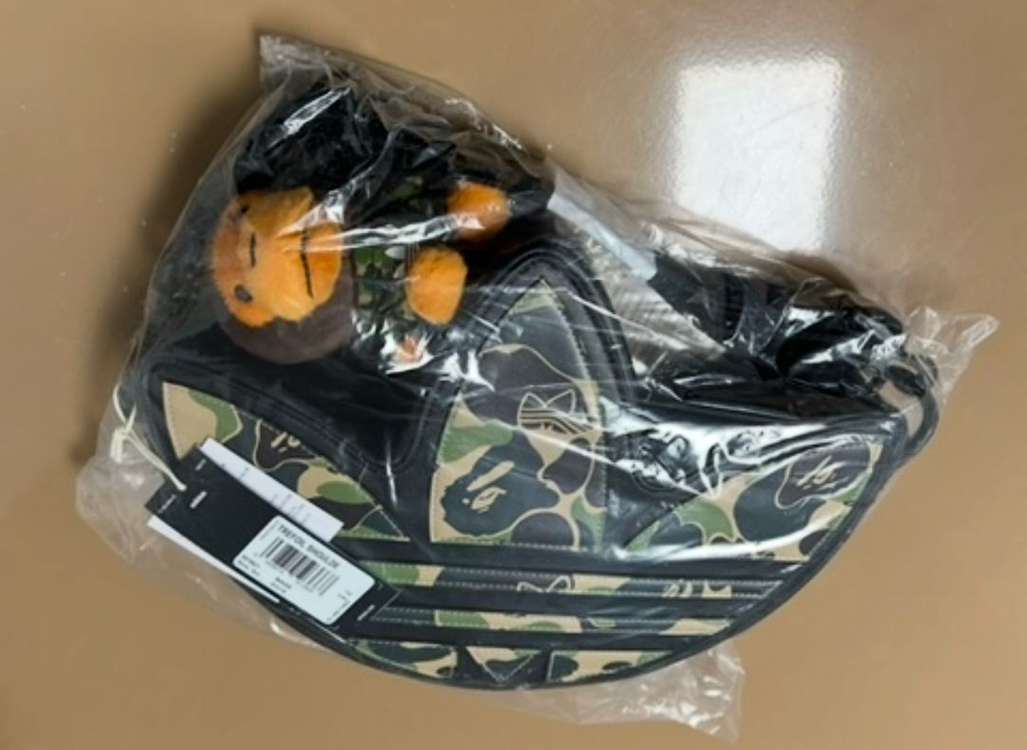 아디다스 베이프 트레포일 숄더백 크로스백 인형 키링 세트 미개봉 미시착 새상품 이미지