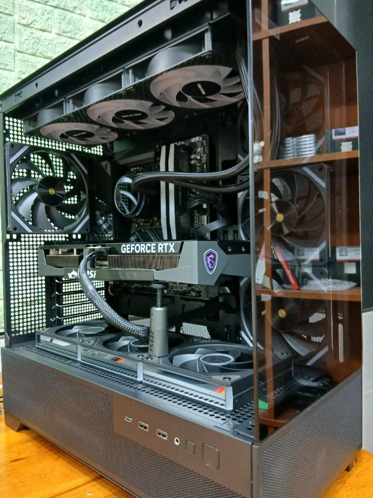 미사용 ) 9800X3D & RTX5070TI 컴퓨터 PC 판매 이미지