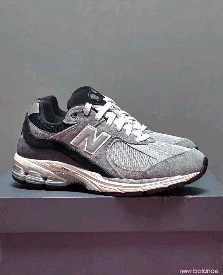 뉴발란스 2002R 운동화 240 [새상품] 이미지