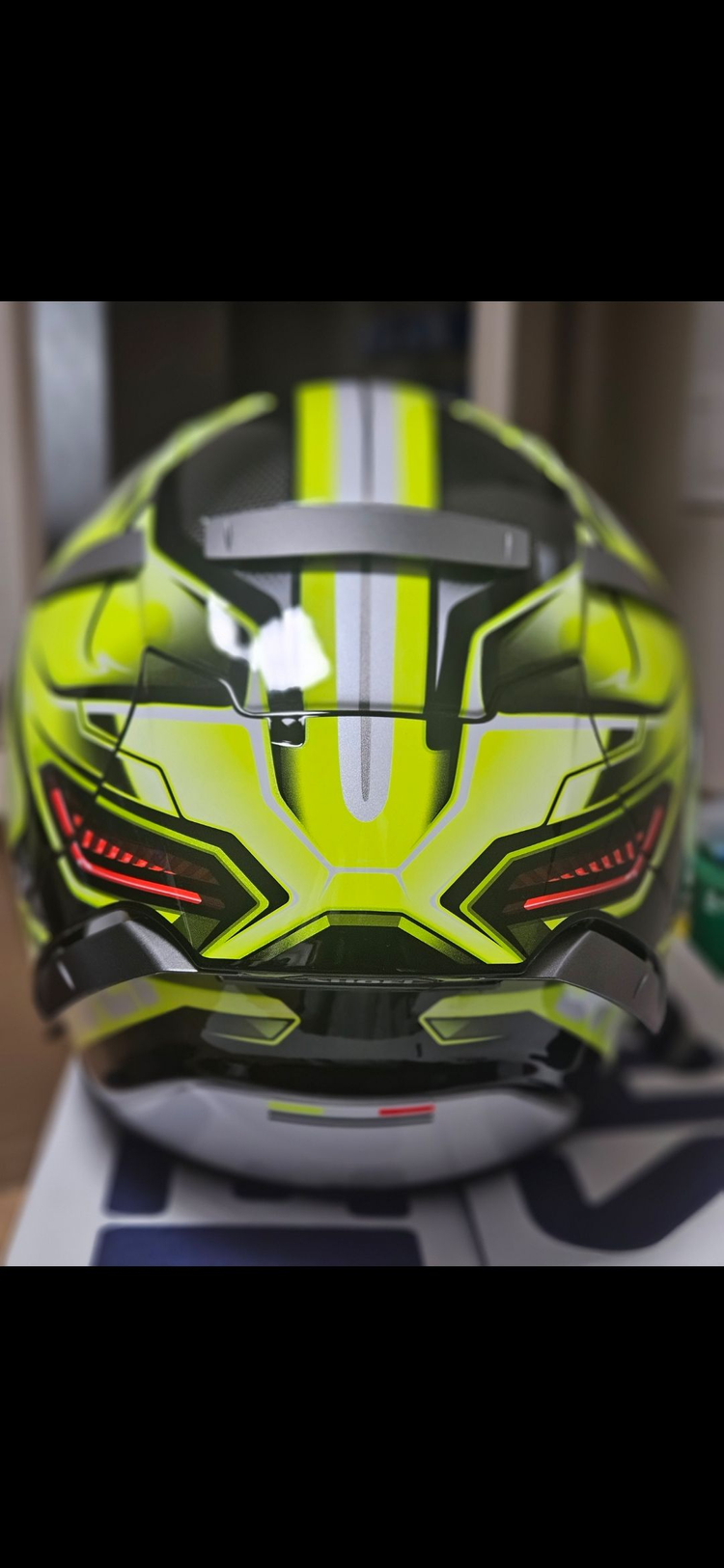 (L)쇼에이 X14 AEROSYNE TC-3 그래픽 헬멧 신품 팝니다 이미지