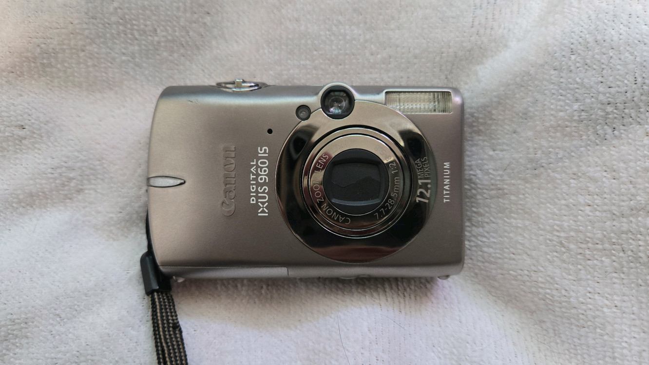 캐논 익서스 IXUS 960 IS 디지털 카메라 이미지