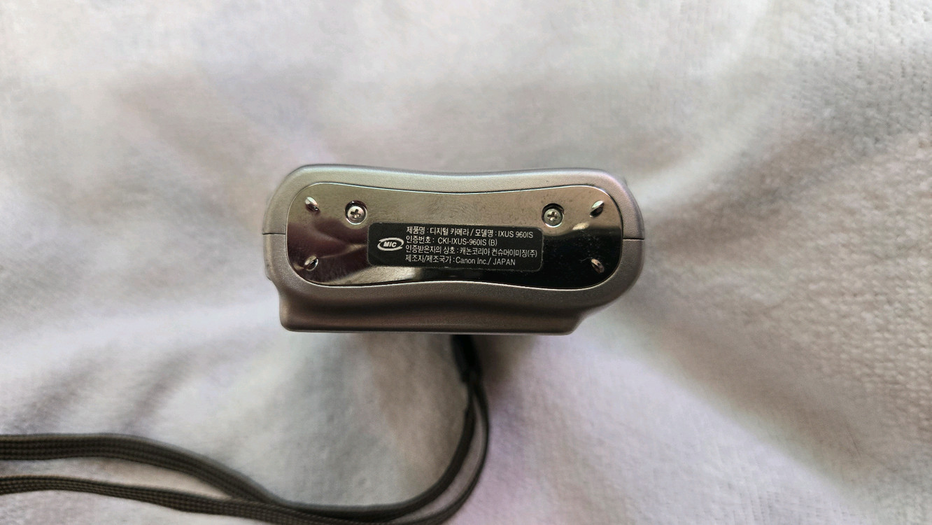 캐논 익서스 IXUS 960 IS 디지털 카메라 이미지