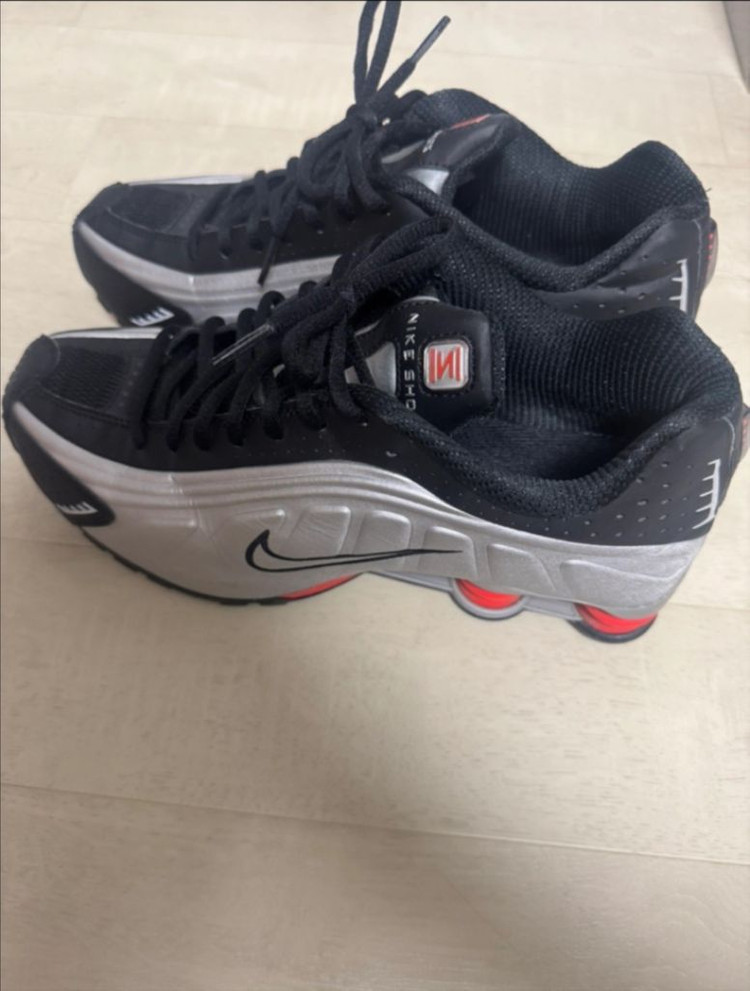 나이키 샥스 레드 270 이미지