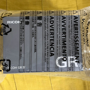 리코 GR4 Ricoh GR4 국내공식 미개봉 새제품 판매 이미지