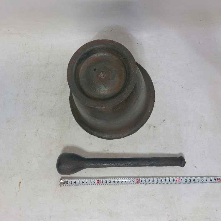 무쇠절구 와 공이 세트 이미지