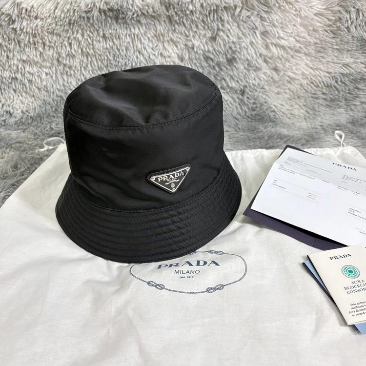프라다 리나일론 버킷햇 블랙 M사이즈 새상품급 이미지
