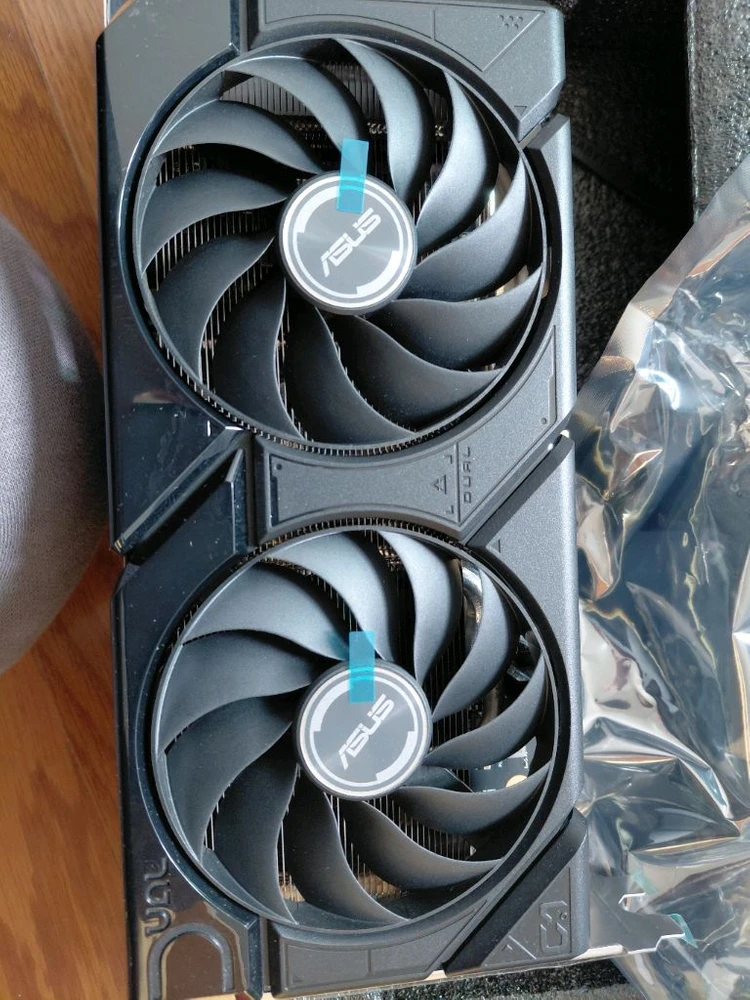 라데온 RX 7600 XT 그래픽카드 이미지