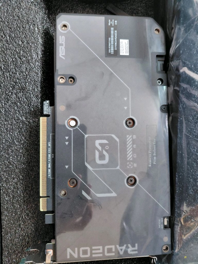 라데온 RX 7600 XT 그래픽카드 이미지