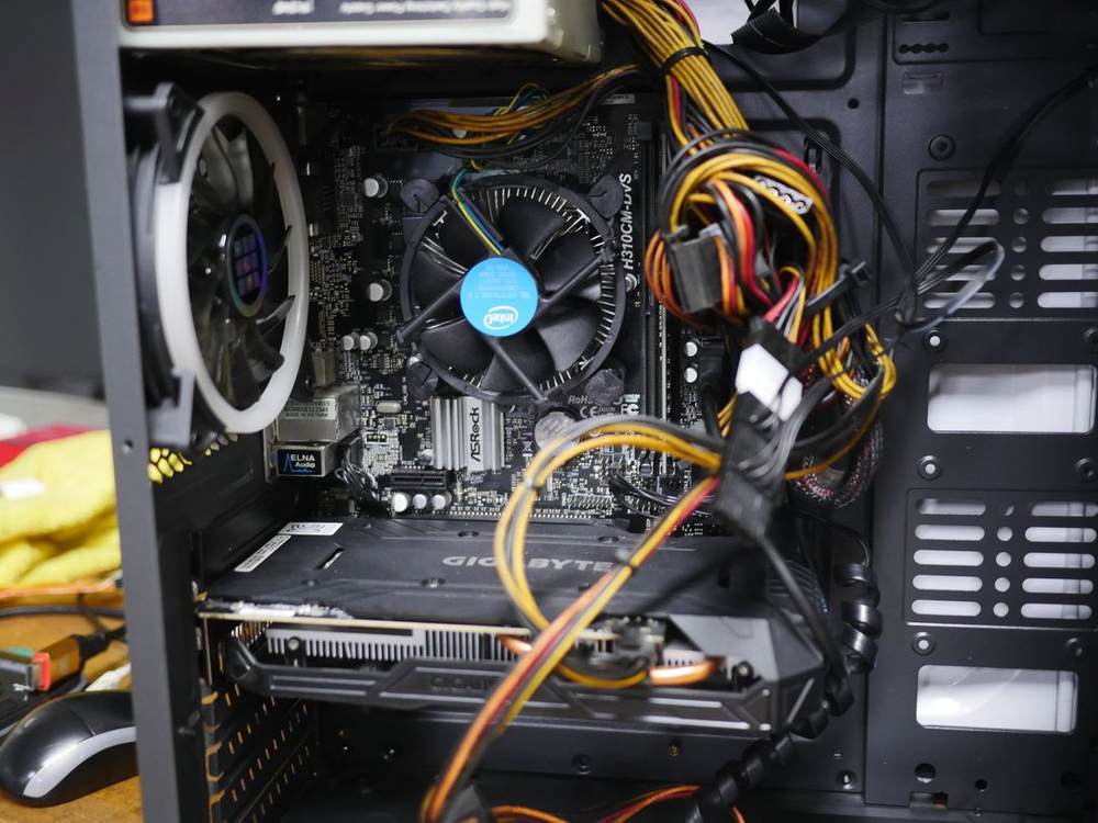 게이밍 PC 본체 i5-9400F 16GB GTX1060 3G 게임용 컴퓨터 이미지