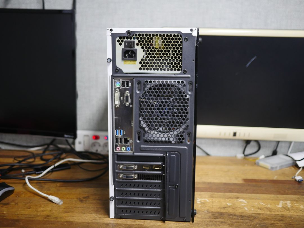 게이밍 PC 본체 i5-9400F 16GB GTX1060 3G 게임용 컴퓨터 이미지