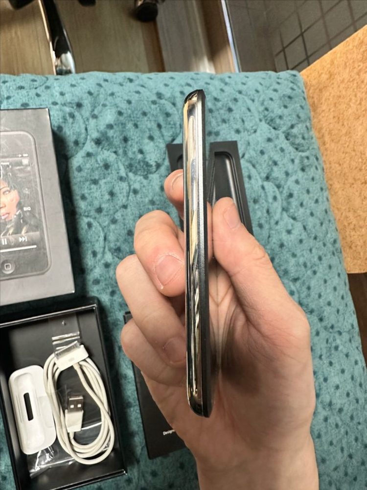 A1213 아이팟 터치 1세대 이미지